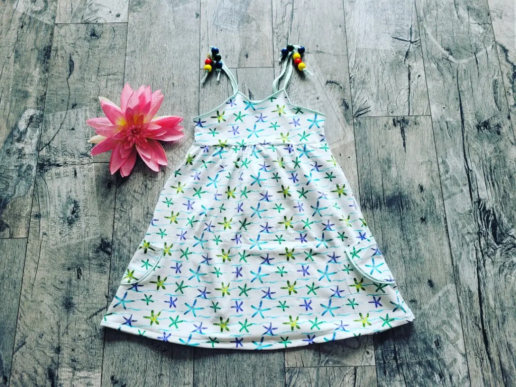 Sommerkleid mit Perlen